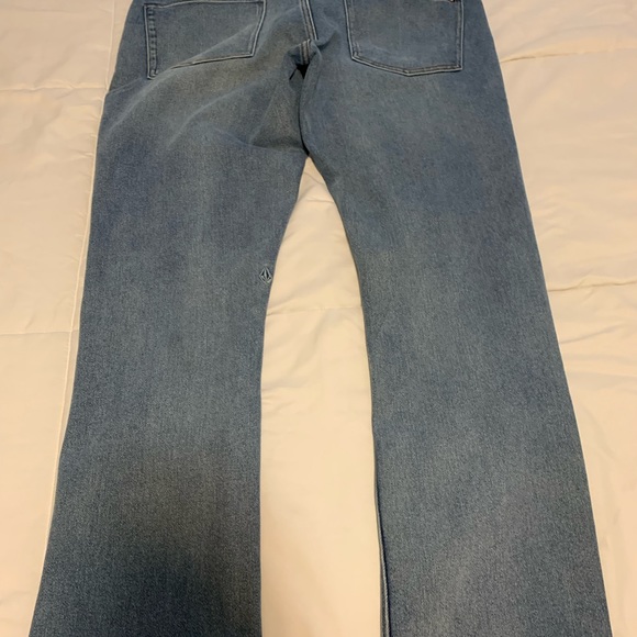 Worn maybe 5 times ever. Volcom jeans slim straight. Size 36 - Picture 6 of 6